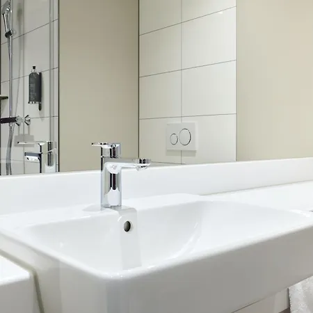 Premier Centre Otel 3*