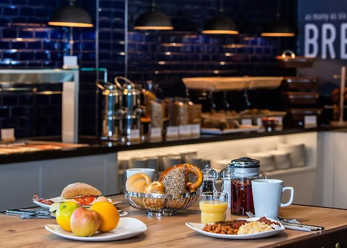 Premier Centre מלון 3*