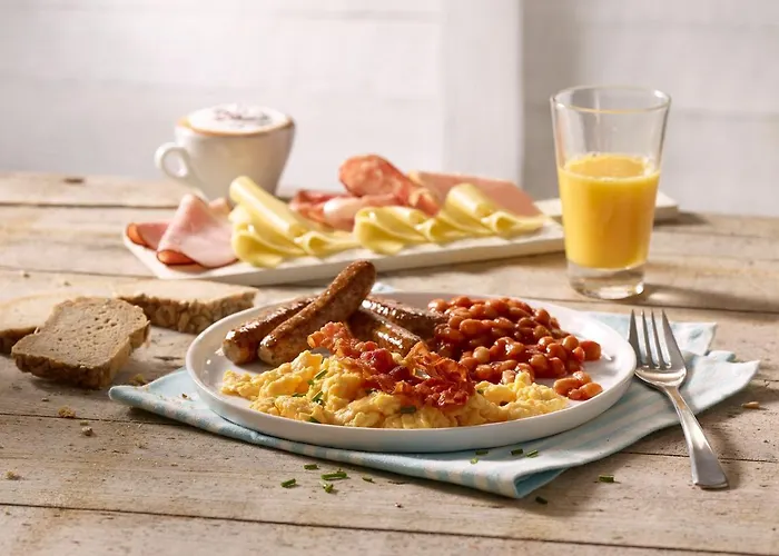 מלון Premier Centre 3*