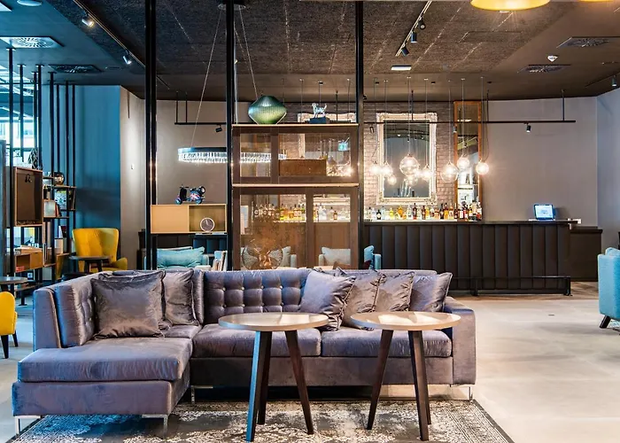 מלון Premier Centre 3*