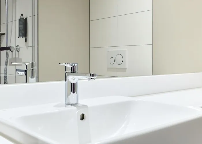 Premier Centre Hotel 3*
